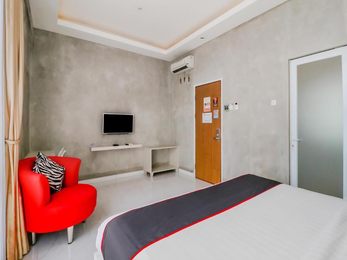 Super Oyo Collection O 31 The Batik Bed And Coffee Bandung Hotell Exteriör bild